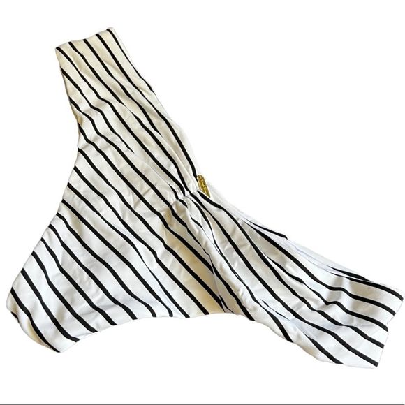 Beach Bunny Bikini Bottom - Picture 3 of 4